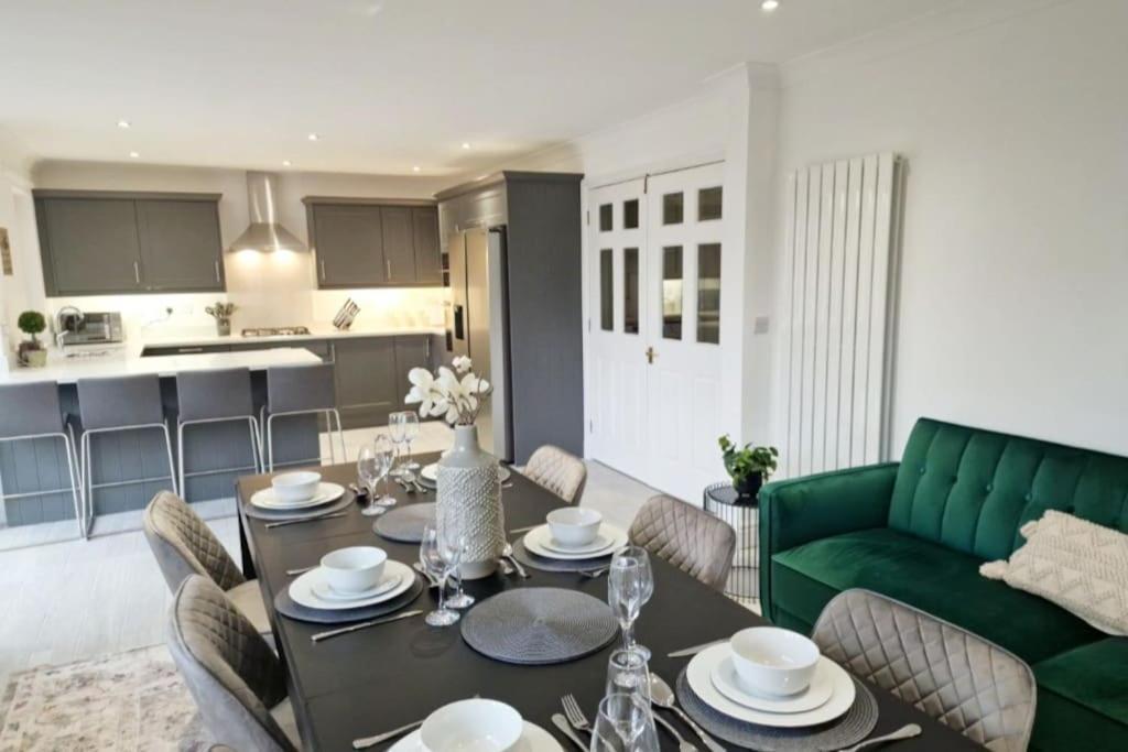 Beautifully Done 5 Bed Barn Conversion In Heswall - Sleeps Up To 10 Esterno foto